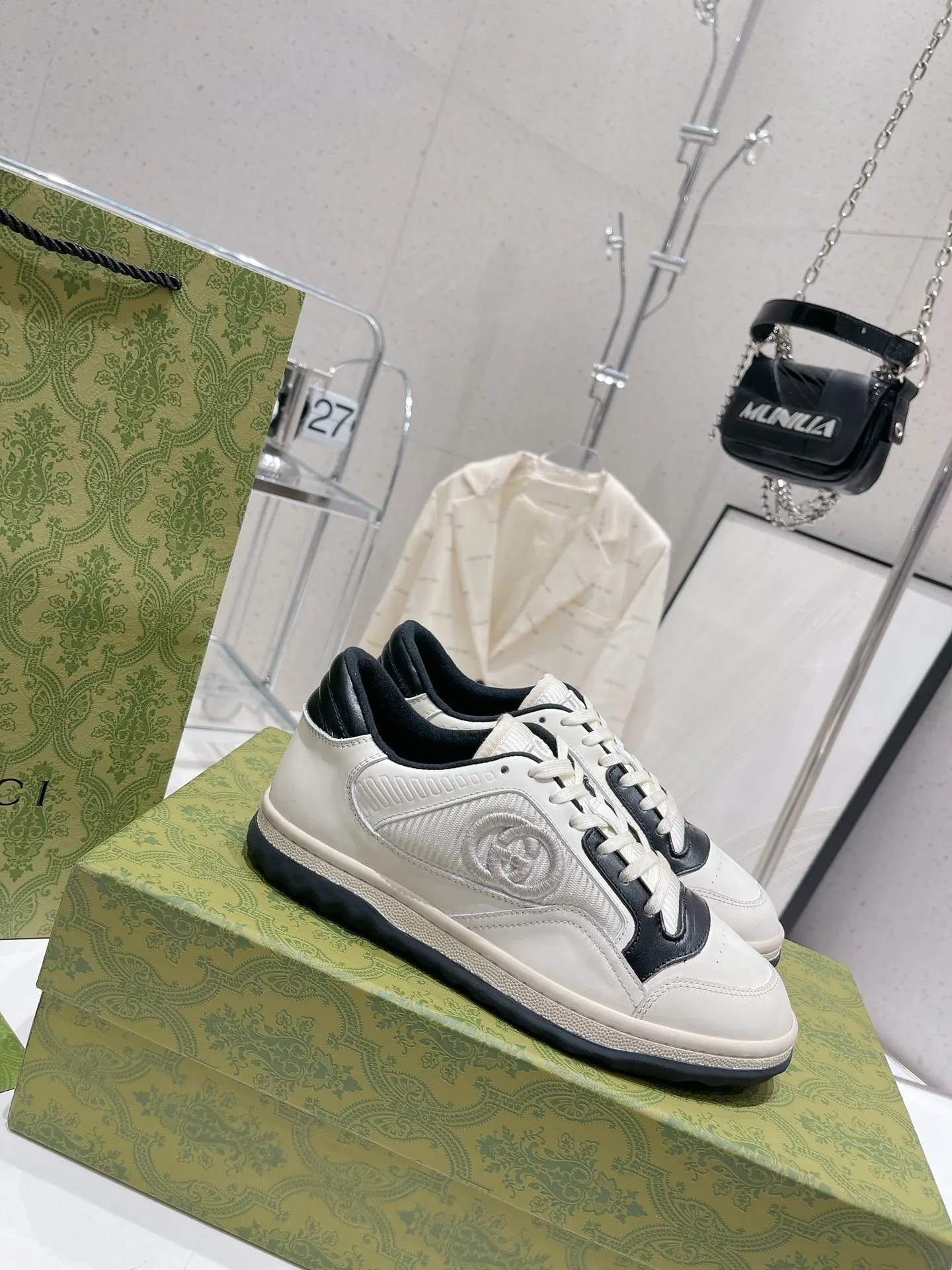 👟👟Ex-factory price 520👟👟 Women's Shoes Factory Gucci Gucci 2023 latest hot model MAC80 sports shoes couple style casual retro distressed dirty shoes small dirty shoes white shoes original purchase development production Gucci MAC80 new hot model series The exquisite and compact interlocking double G logo romantically interprets the aesthetic concept of this series. Made of off-white leather, retro inspiration is cleverly integrated into the design of sports shoes, reinterpreting the brand logo. Fabric: Original custom imported first-layer cowhide. Lining: Original custom imported breathable mesh lining. Outsole: Original molded two-color T👟👟factory price U outsole. Bottom thickness: 3CM. Size: Women's 35-40 / Men's 39-45 (44.45 non-refundable)